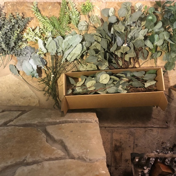 Ling’s Moment Various Greenery - Picture 1 of 9